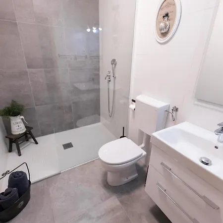 Xaxat Hiša za goste Osp